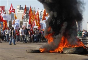 Prima grevă generală după 10 ani. Oamenii se trezesc la adevăr.